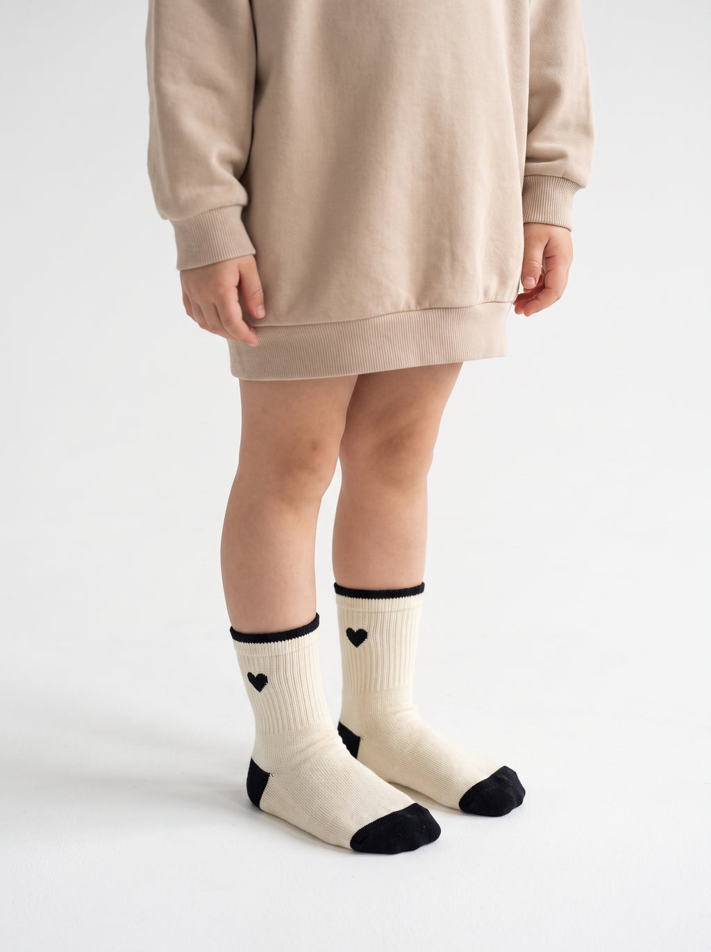 2-PACK of Girls Mid-Calf heart black and Offwhite Cotton Socks- Offwhite/Black