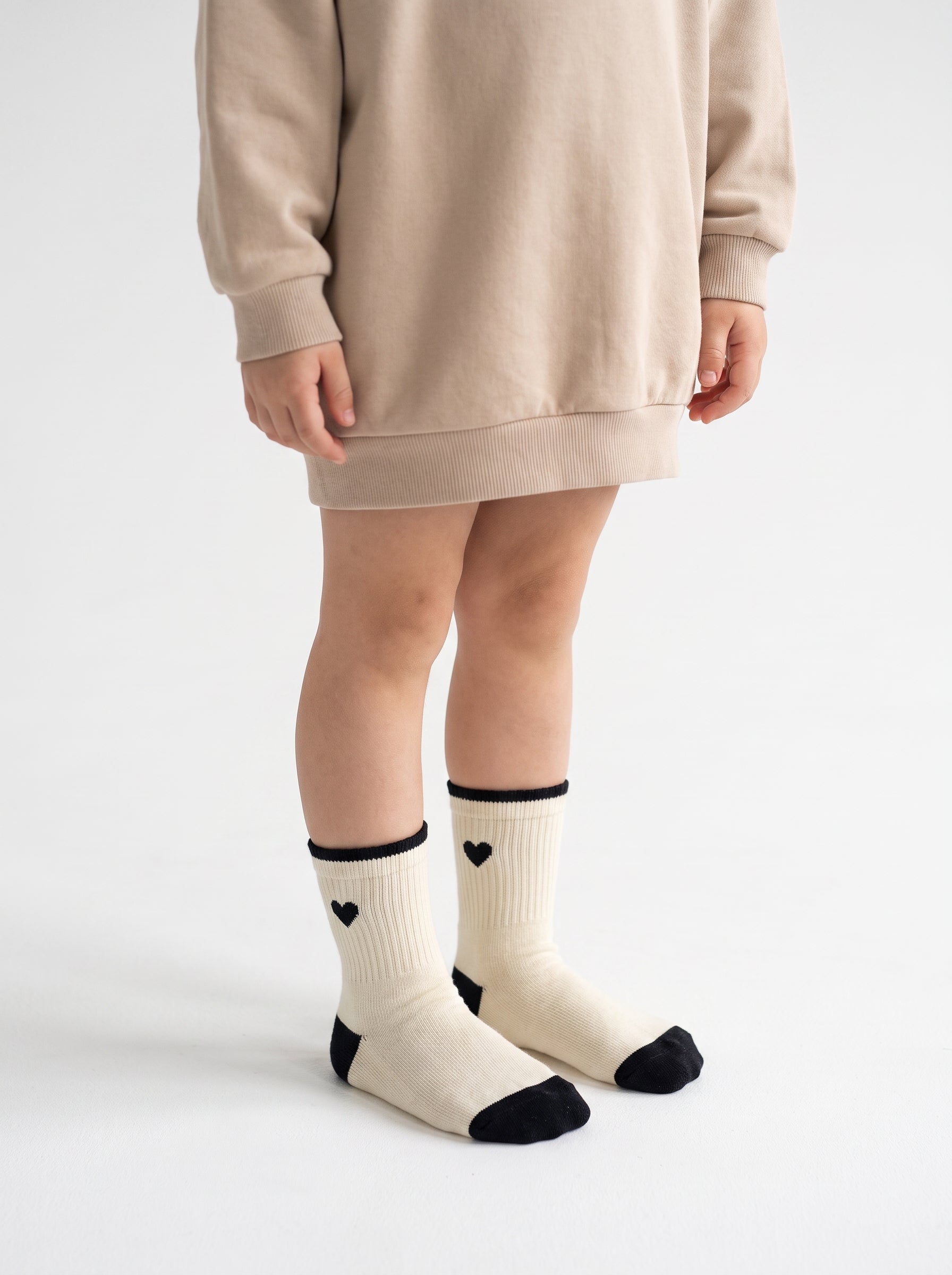 2-PACK of Girls Mid-Calf heart black and Offwhite Cotton Socks- Offwhite/Black