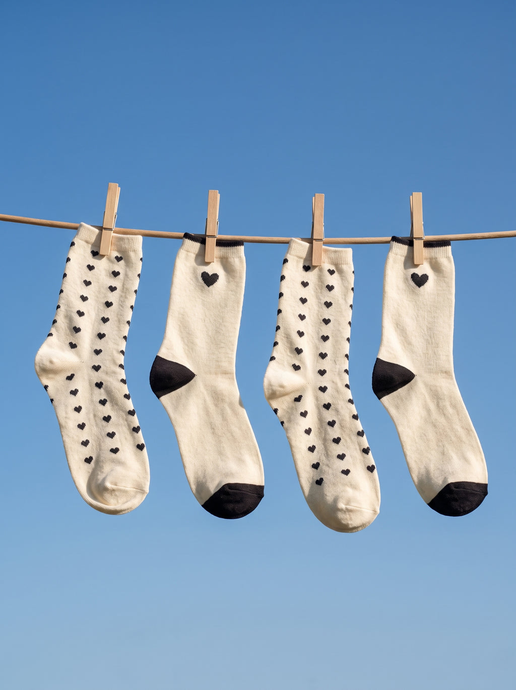 2-PACK of Girls Mid-Calf heart black and Offwhite Cotton Socks- Offwhite/Black