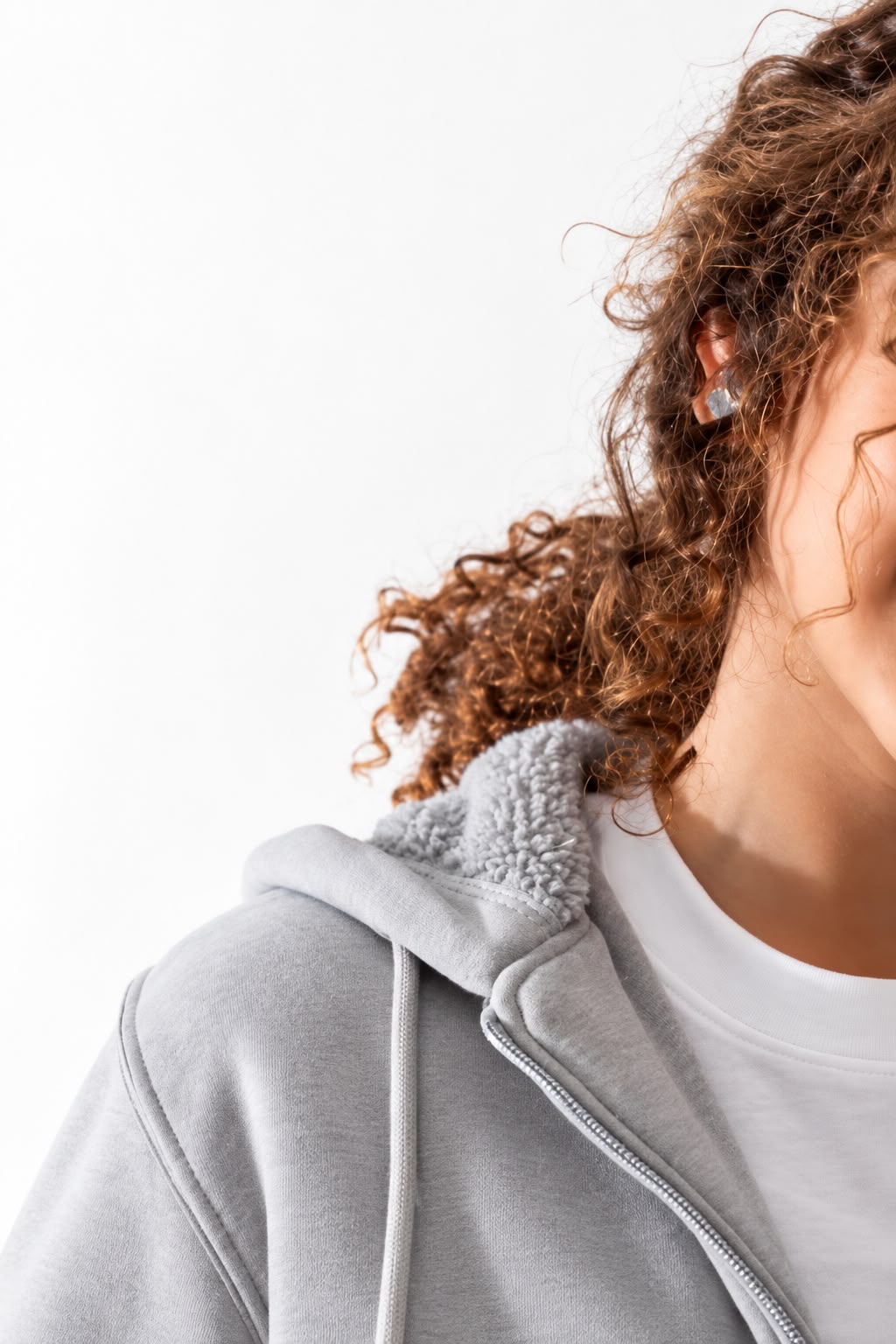 Basic Sweatshirt zip-up with Fur-Lined Hoodie